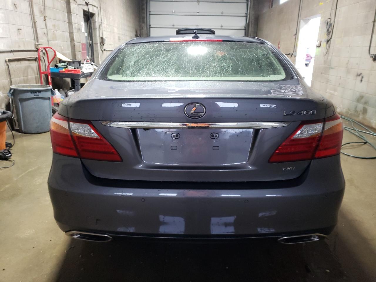 2012 Lexus LS - Image 6