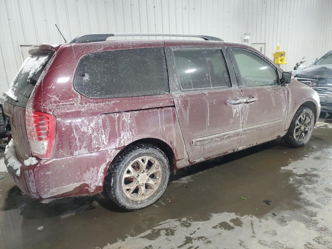 2014 Kia Sedona - Image 3