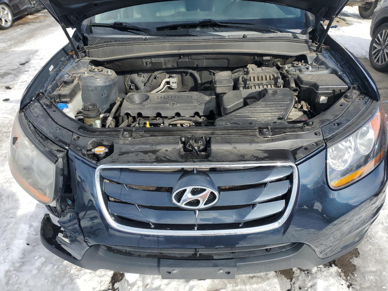 2011 Hyundai Santa Fe - Image 12