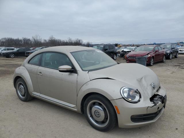  VOLKSWAGEN BEETLE 2012 Золотий