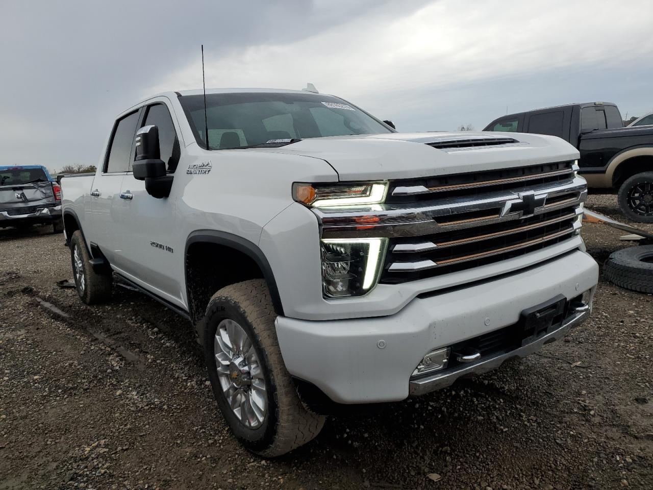 2022 Chevrolet Silverado - Image 4
