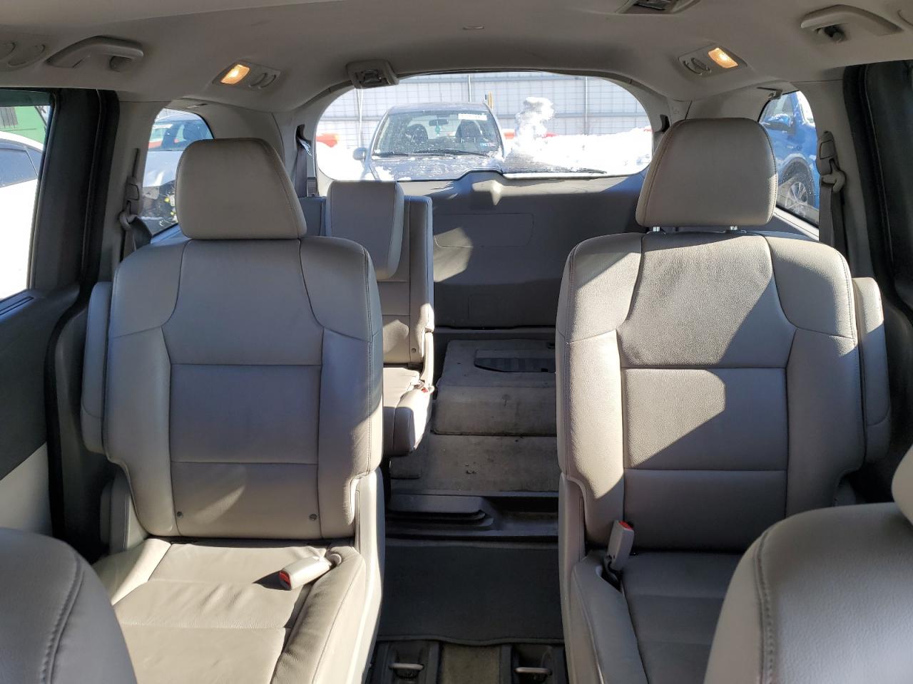2012 Honda Odyssey - Image 10