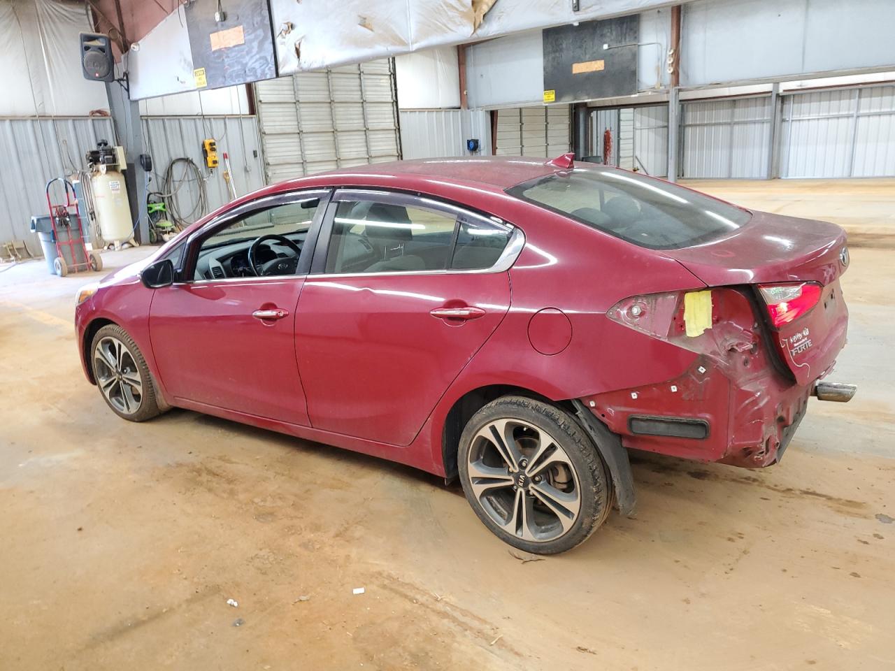2016 Kia Forte - Image 2