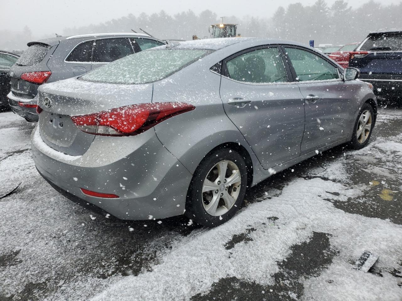 2016 Hyundai Elantra - Image 3
