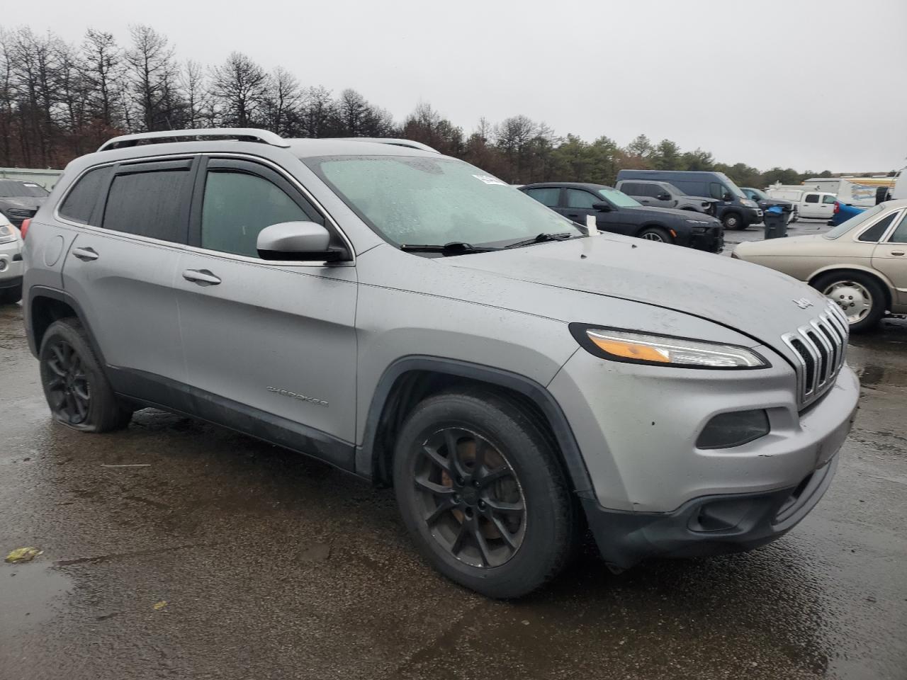 2017 Jeep Grand Cherokee - Image 4