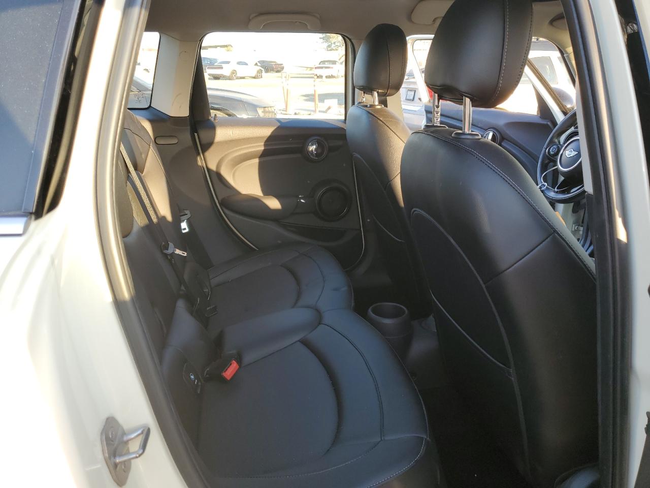 2016 MINI Cooper - Image 10