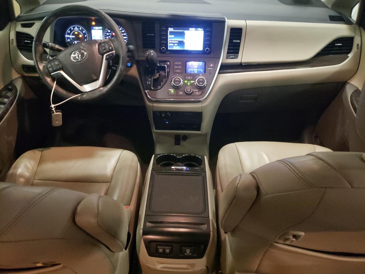 2019 Toyota Sienna - Image 8
