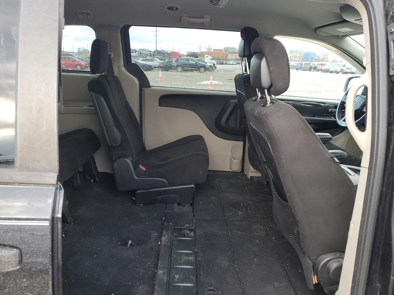 2012 Dodge Caravan - Image 11