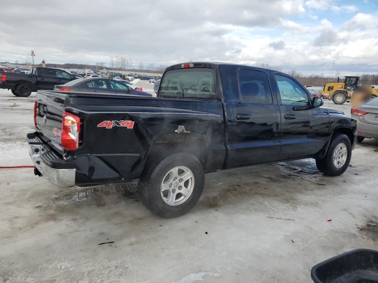 2006 Dodge Dakota - Image 3