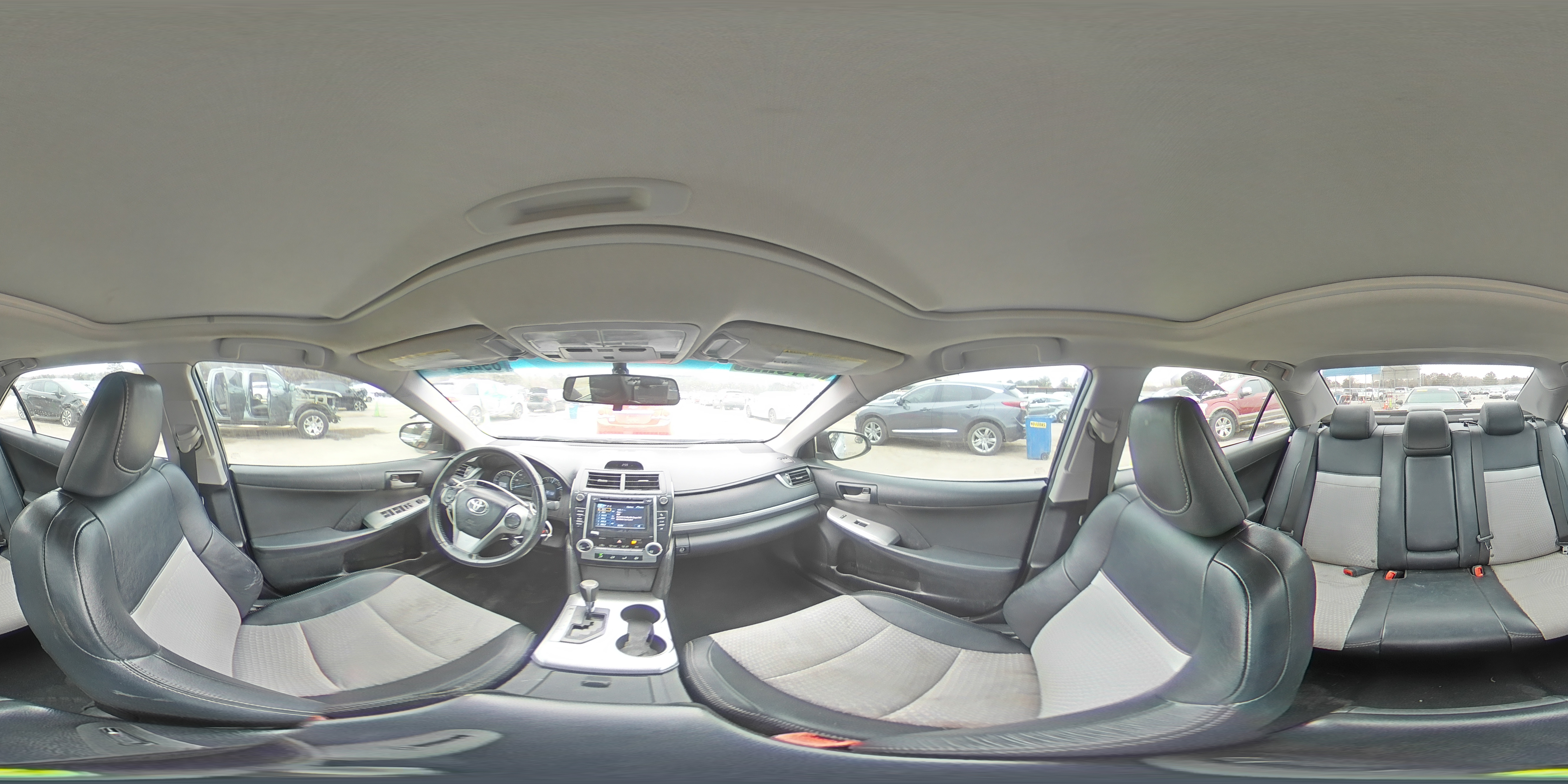 2013 Toyota Camry - Image 12