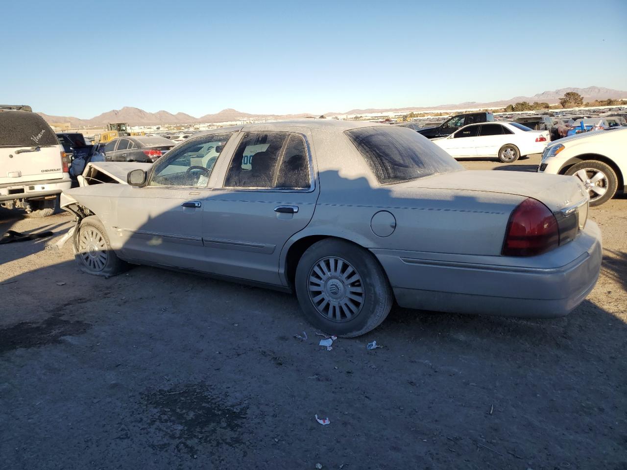 2008 Mercury Grand Marquis - Image 2