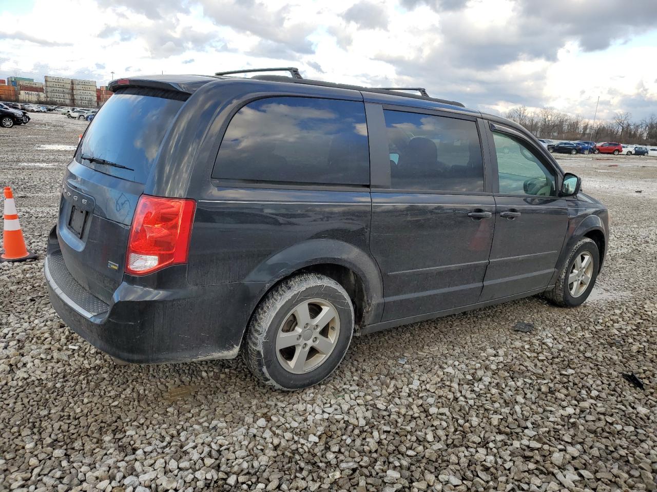 2012 Dodge Caravan - Image 3