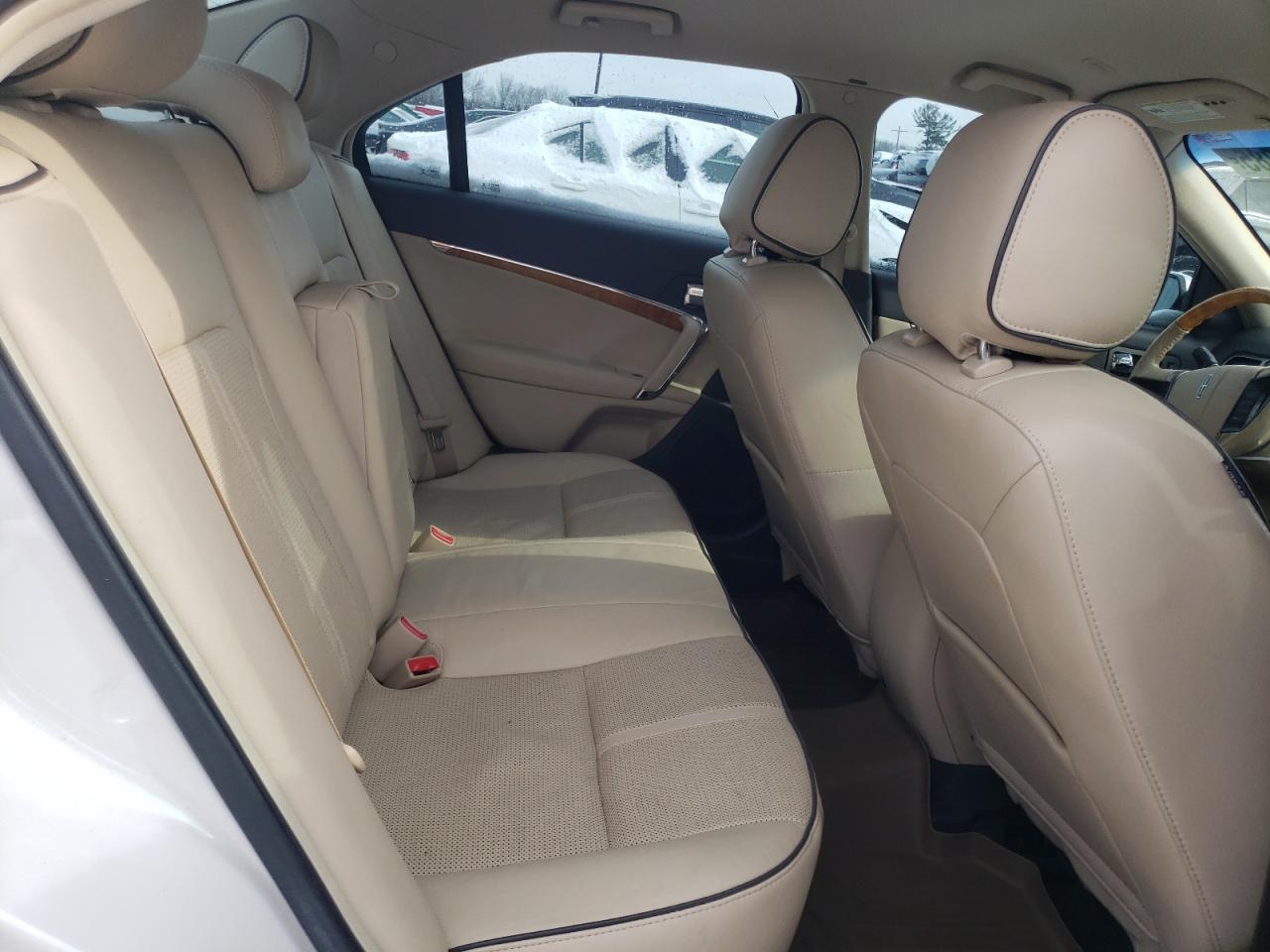 2012 Lincoln MKZ - Image 10
