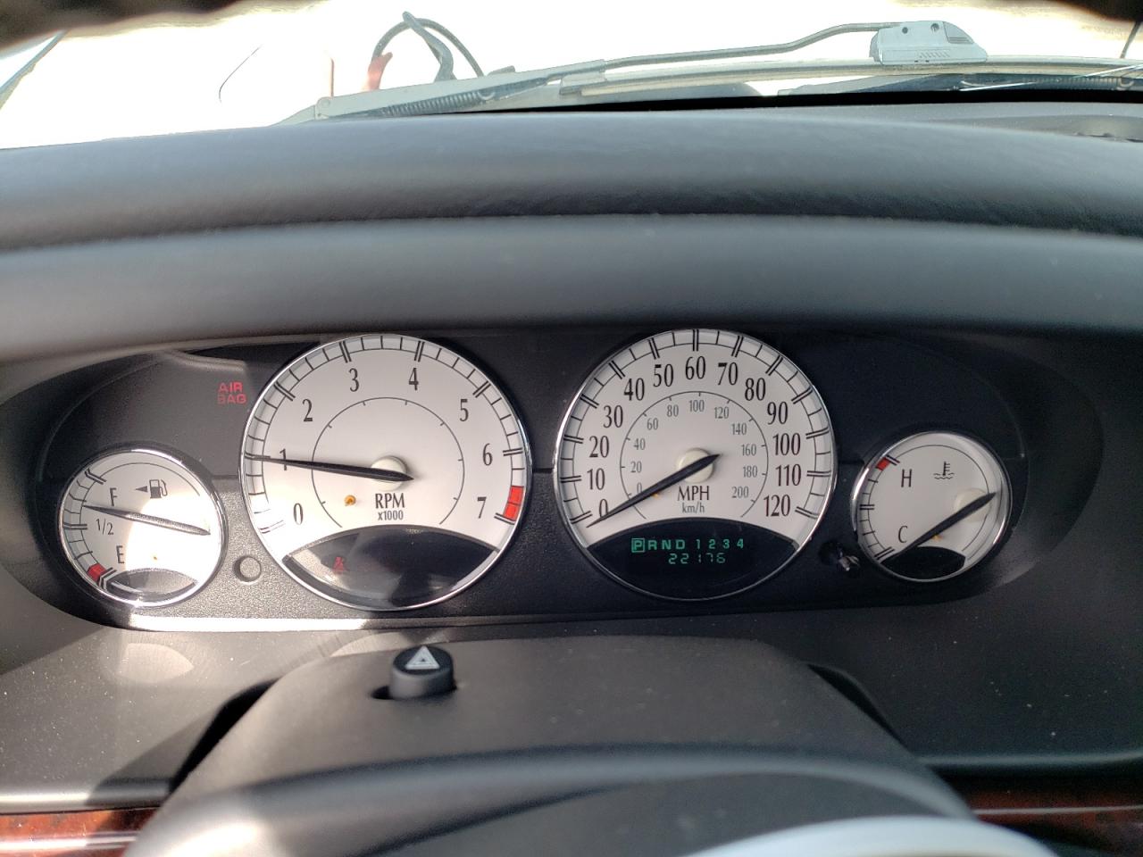 2003 Chrysler Sebring - Image 9