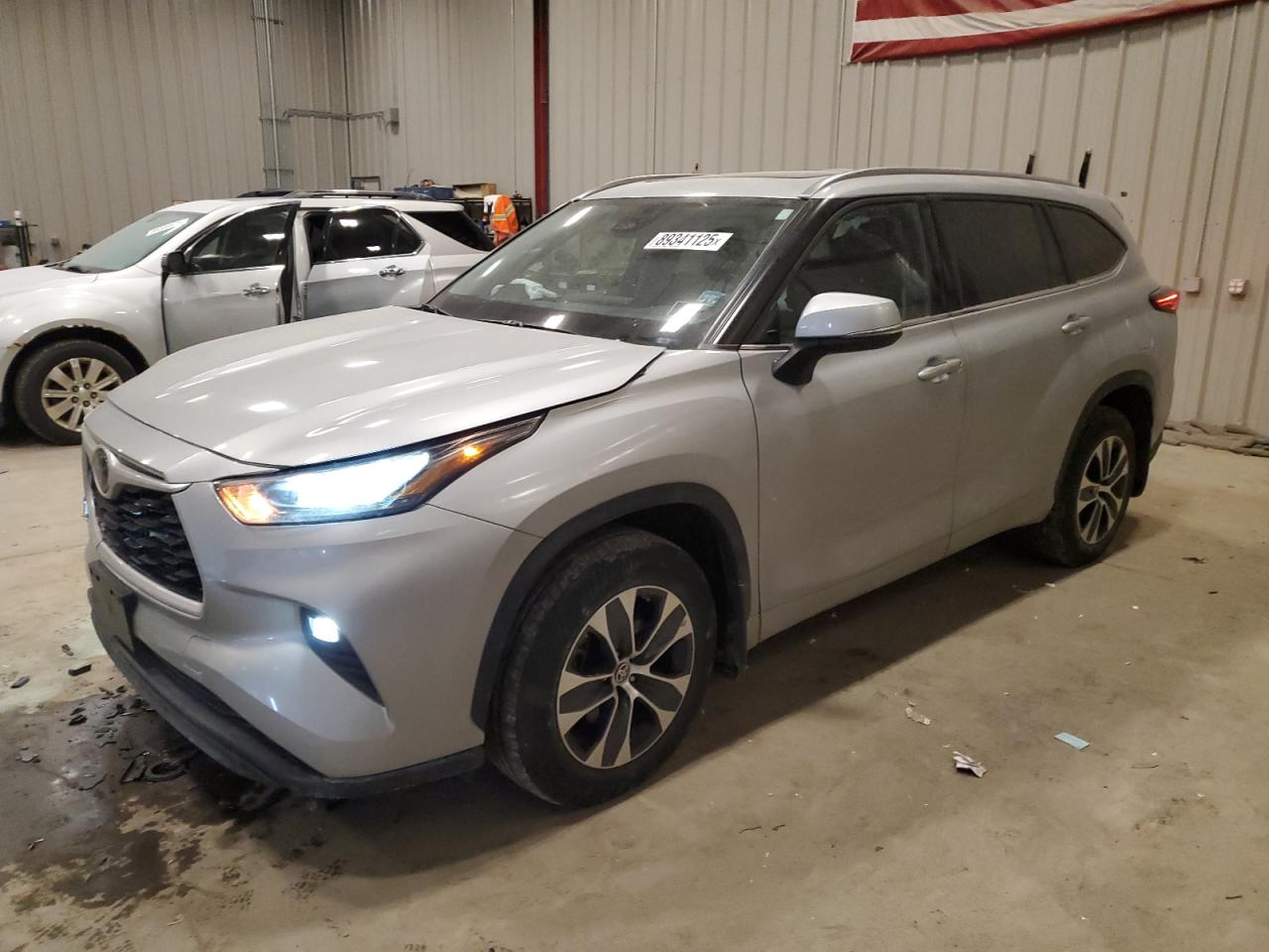 2020 Toyota Highlander - Image 1