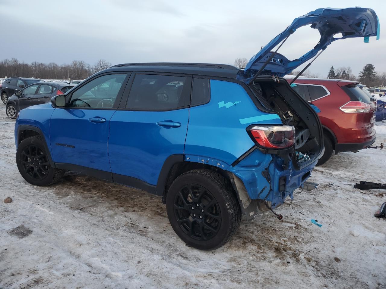2022 Jeep Compass - Image 2