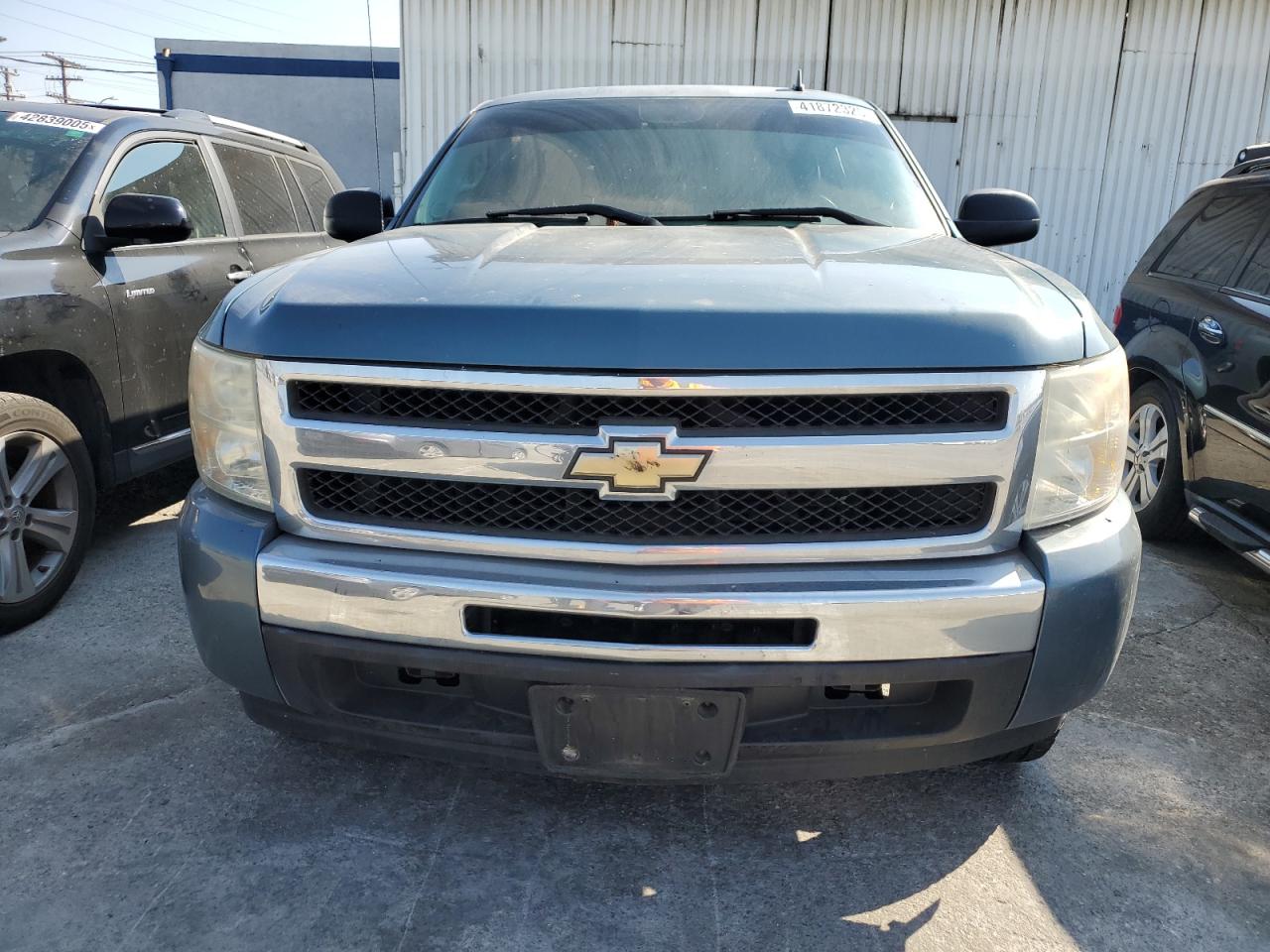 2009 Chevrolet Silverado - Image 5