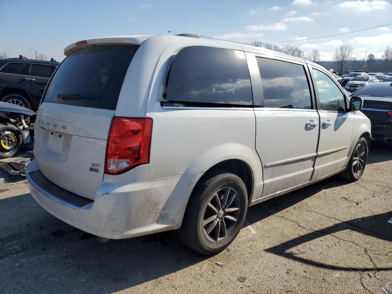 2017 Dodge Caravan - Image 3