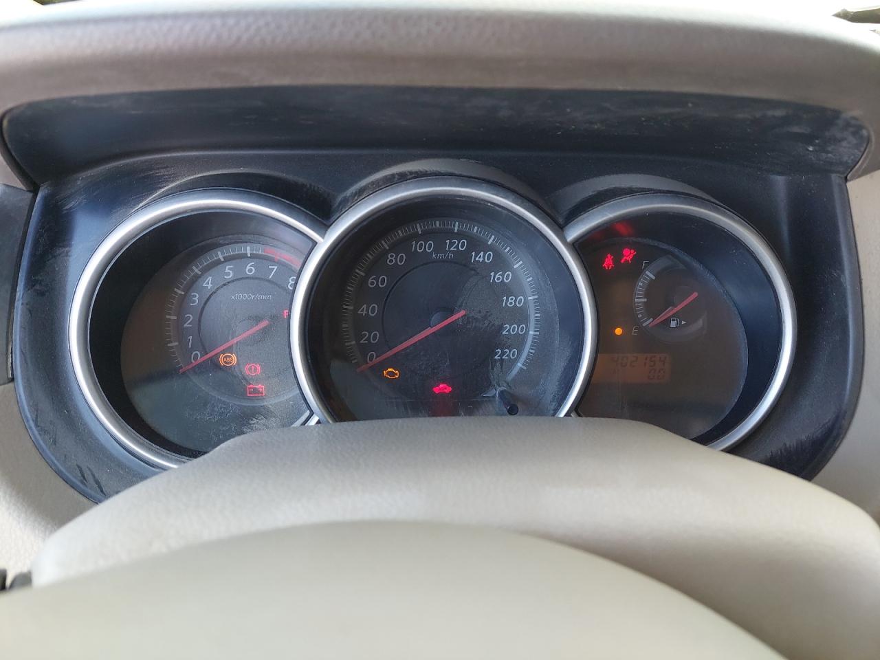 3N1BC1C86BK204212 - 2011 Nissan Tiida - #41345605