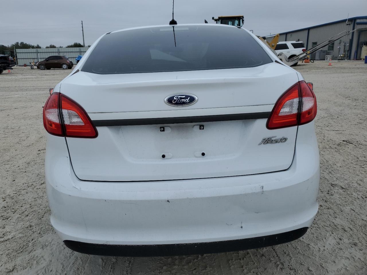 2013 Ford Fiesta - Image 6