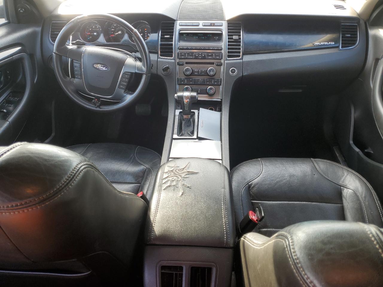 2010 Ford Taurus - Image 8