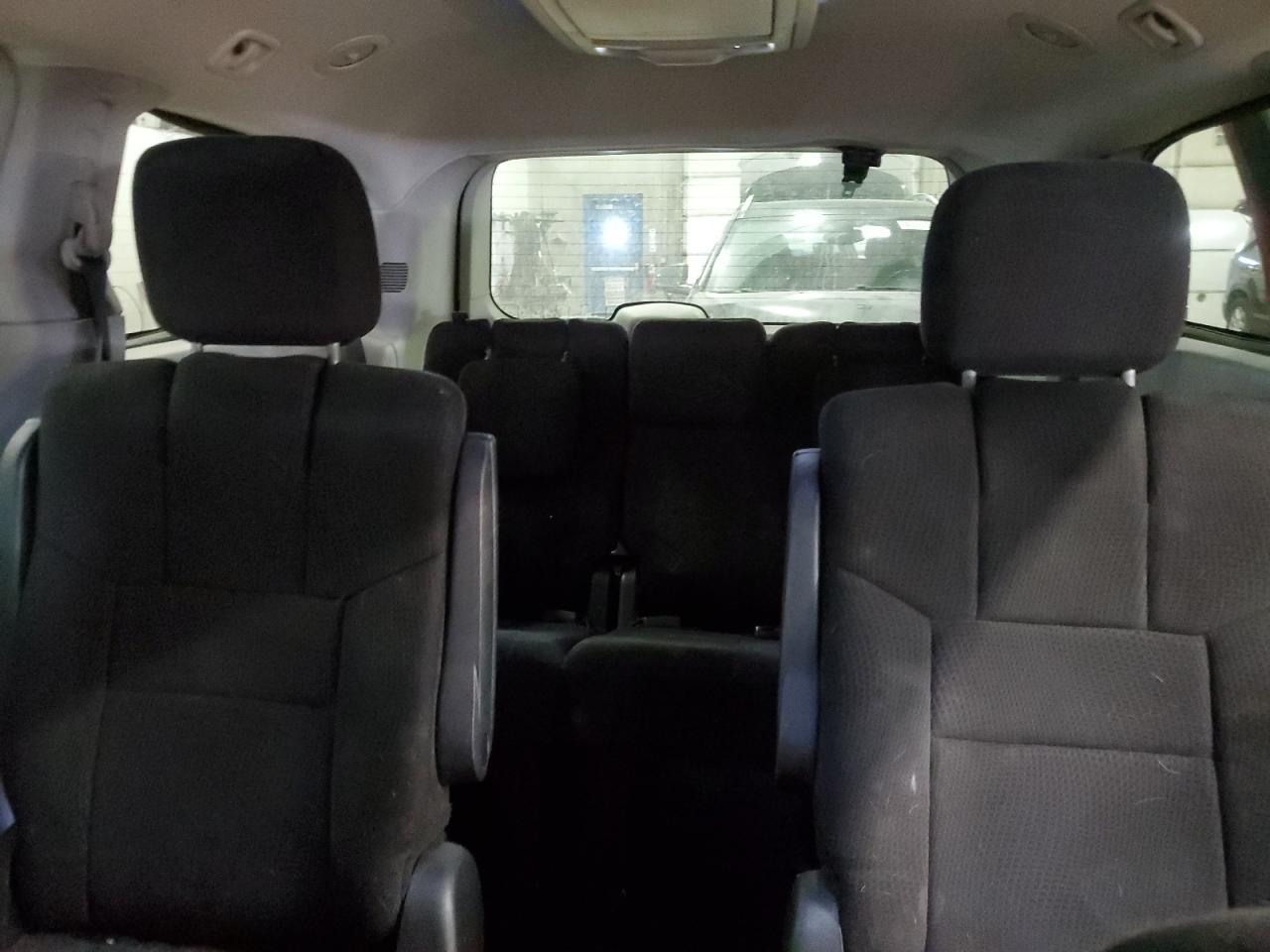 2012 Dodge Caravan - Image 10