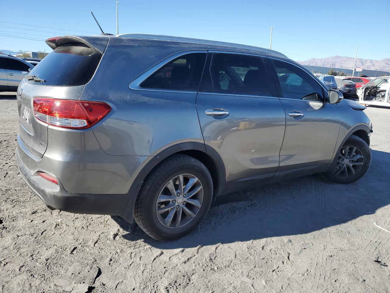 2017 Kia Sorento - Image 3
