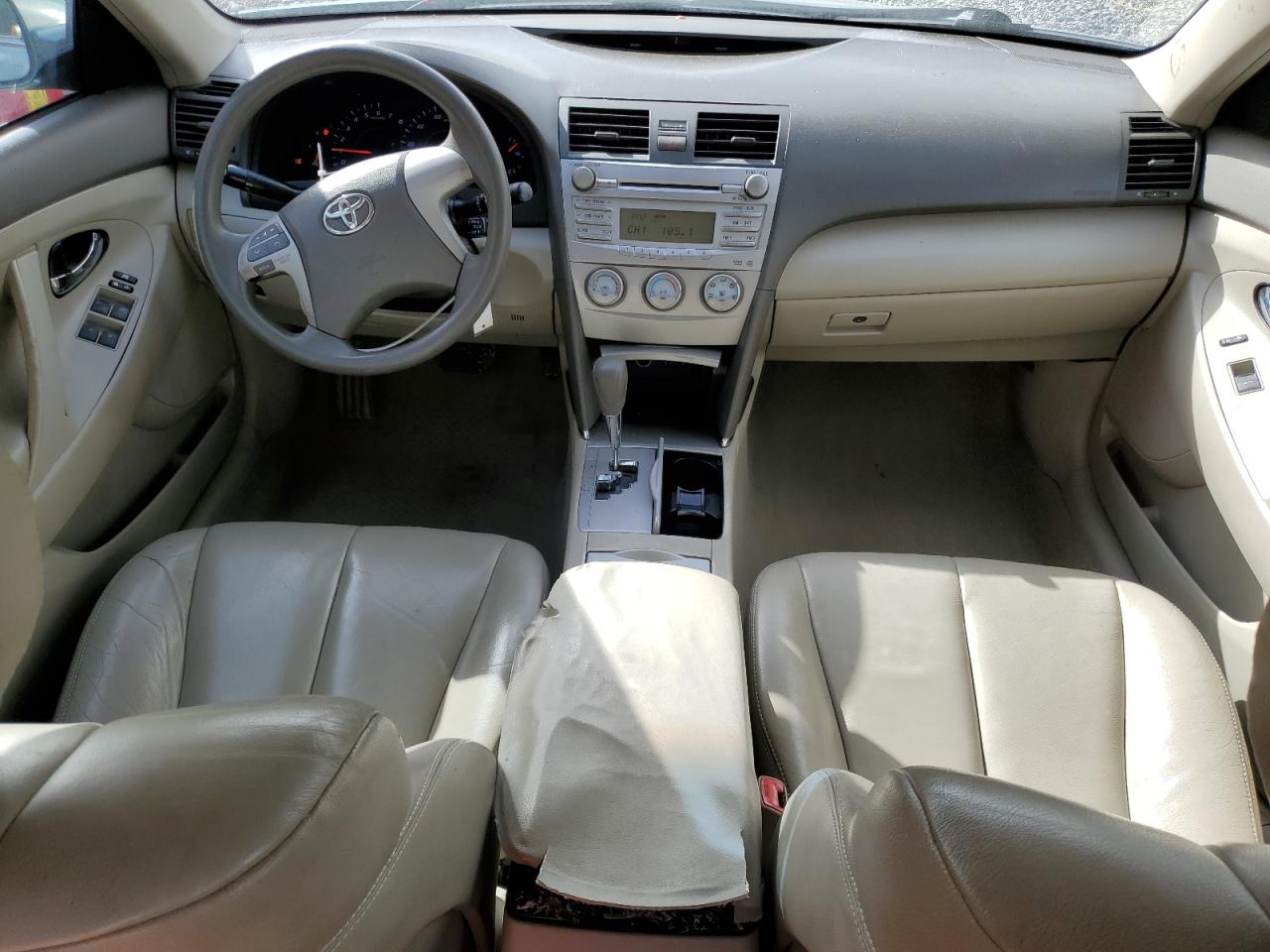 2011 Toyota Camry - Image 8
