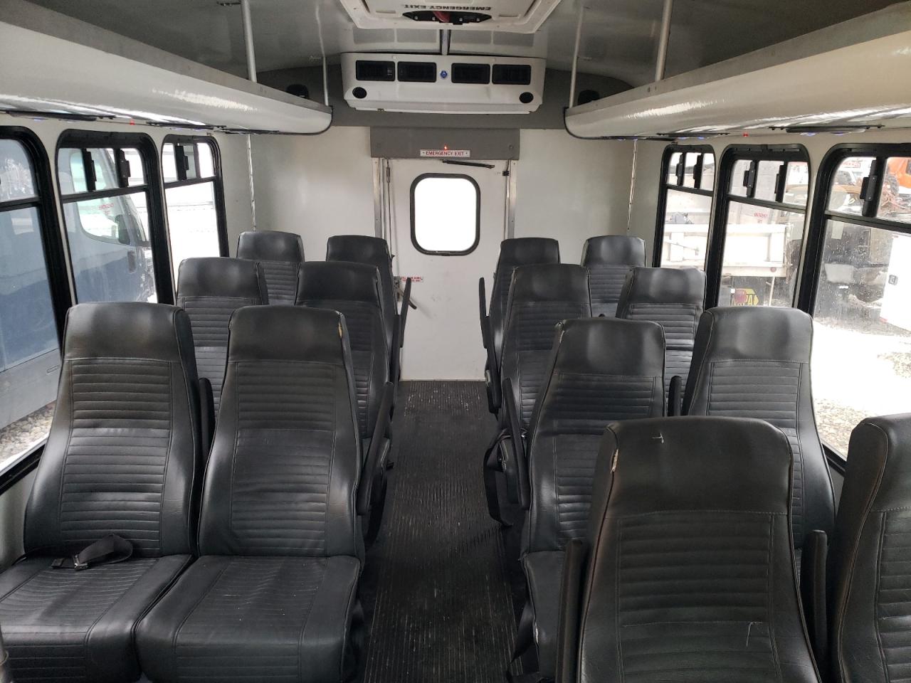 2015 Ford Econoline - Image 11