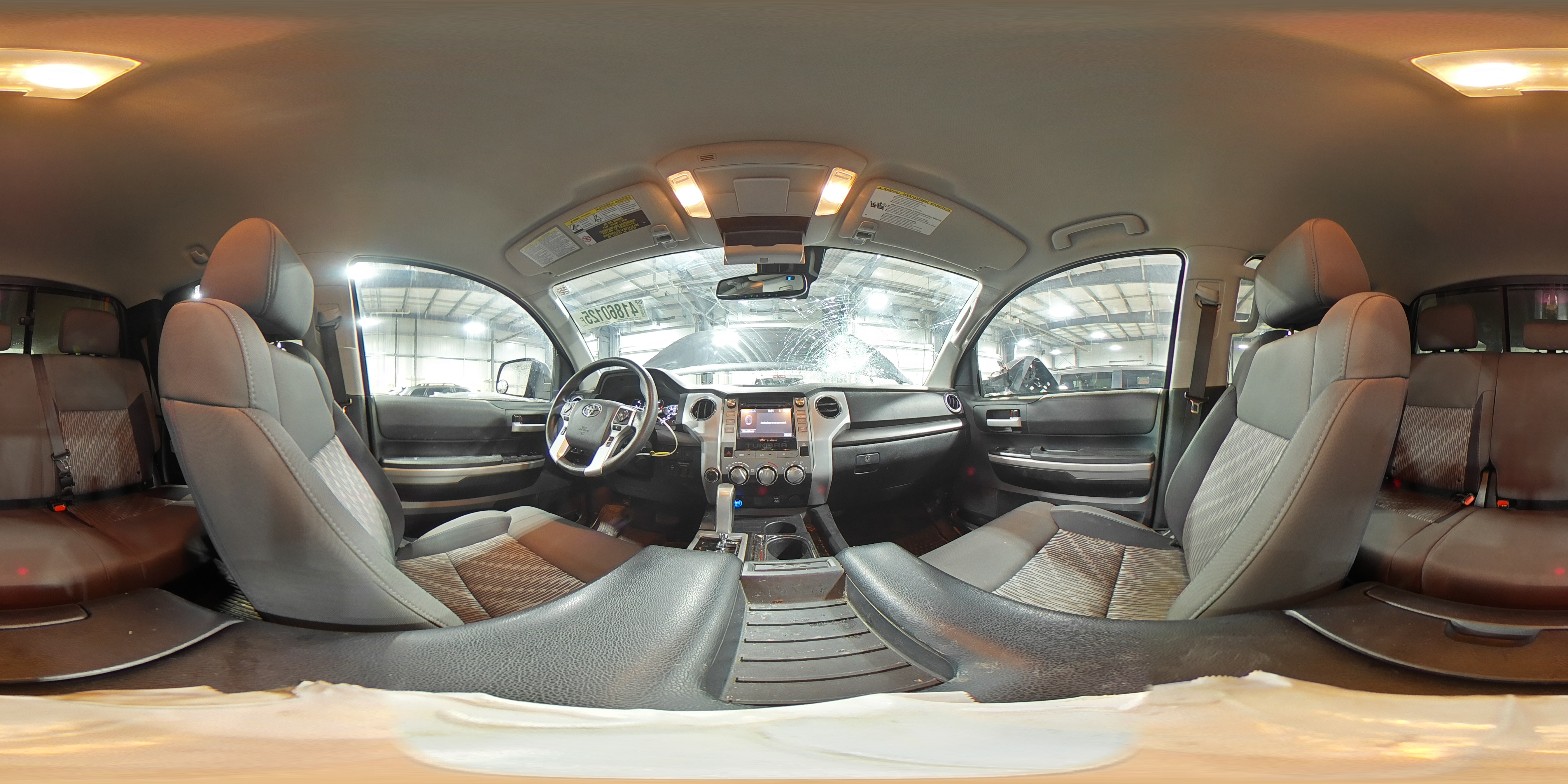 2018 Toyota Tundra - Image 14