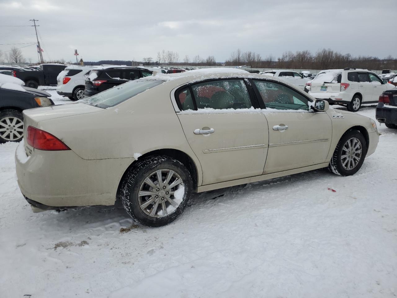 2010 Buick Lucerne - Image 3