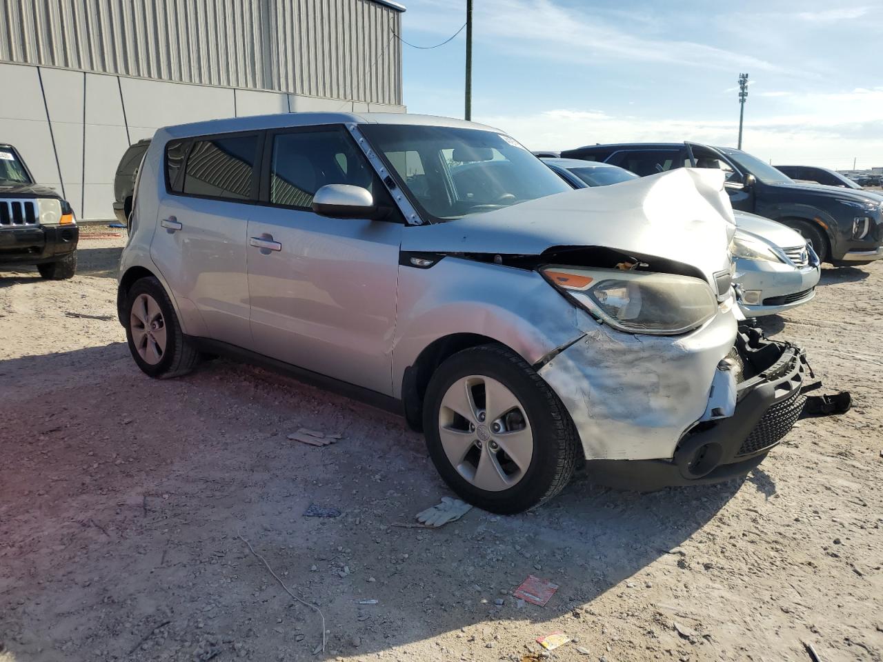 VIN KNDJN2A2XE7701385 2014 KIA SOUL no.4