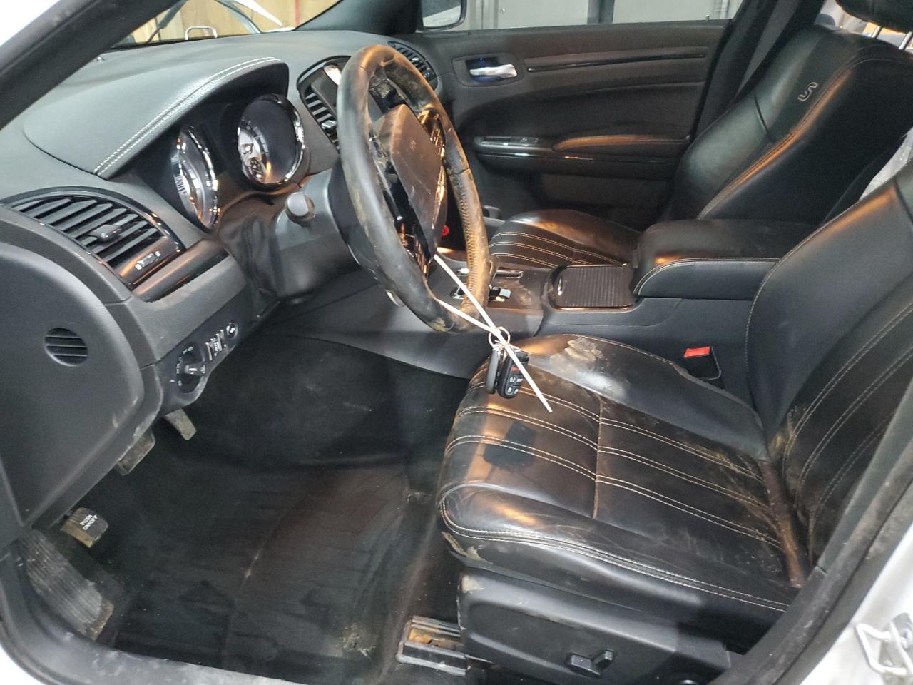 2014 Chrysler 300 - Image 7