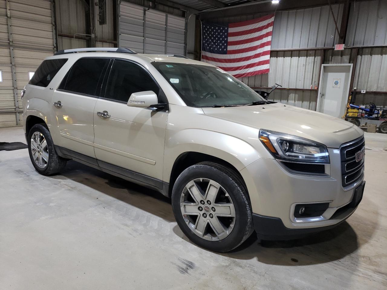 2017 GMC Acadia - Image 4