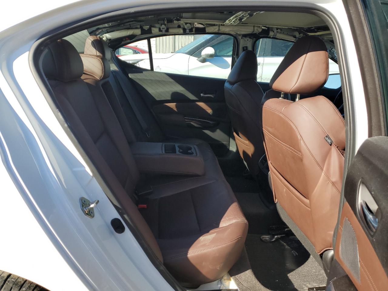2017 Acura TLX - Image 10