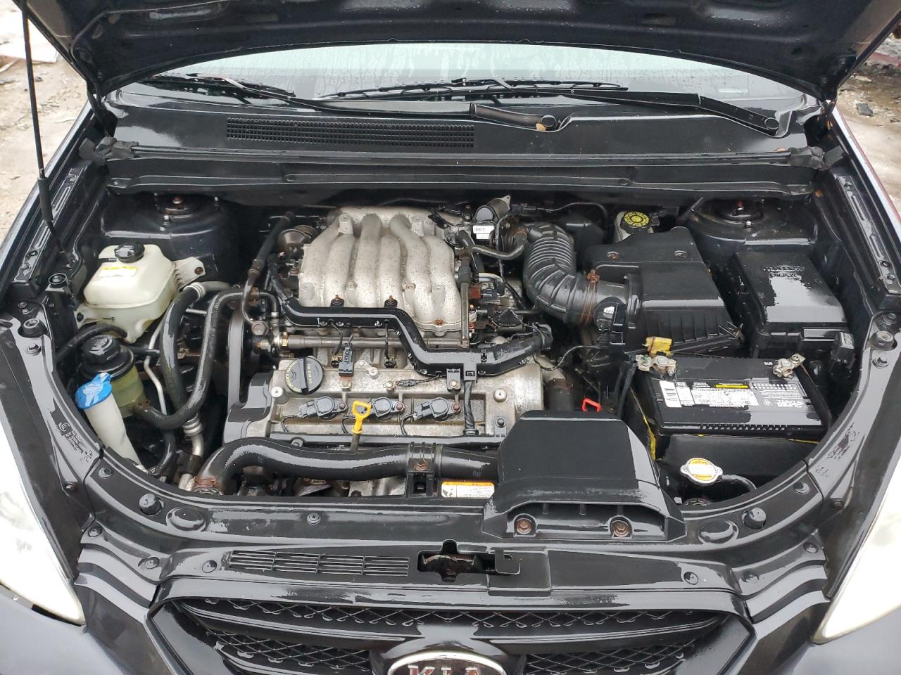2008 Kia Rondo - Image 12