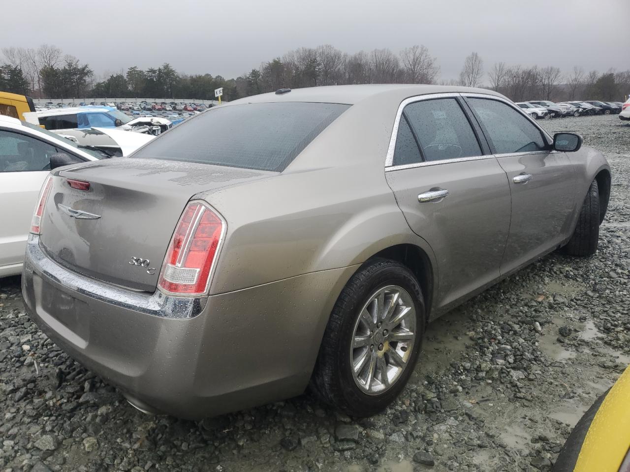 VIN 2C3CCAEG0EH179325 2014 CHRYSLER 300 no.3