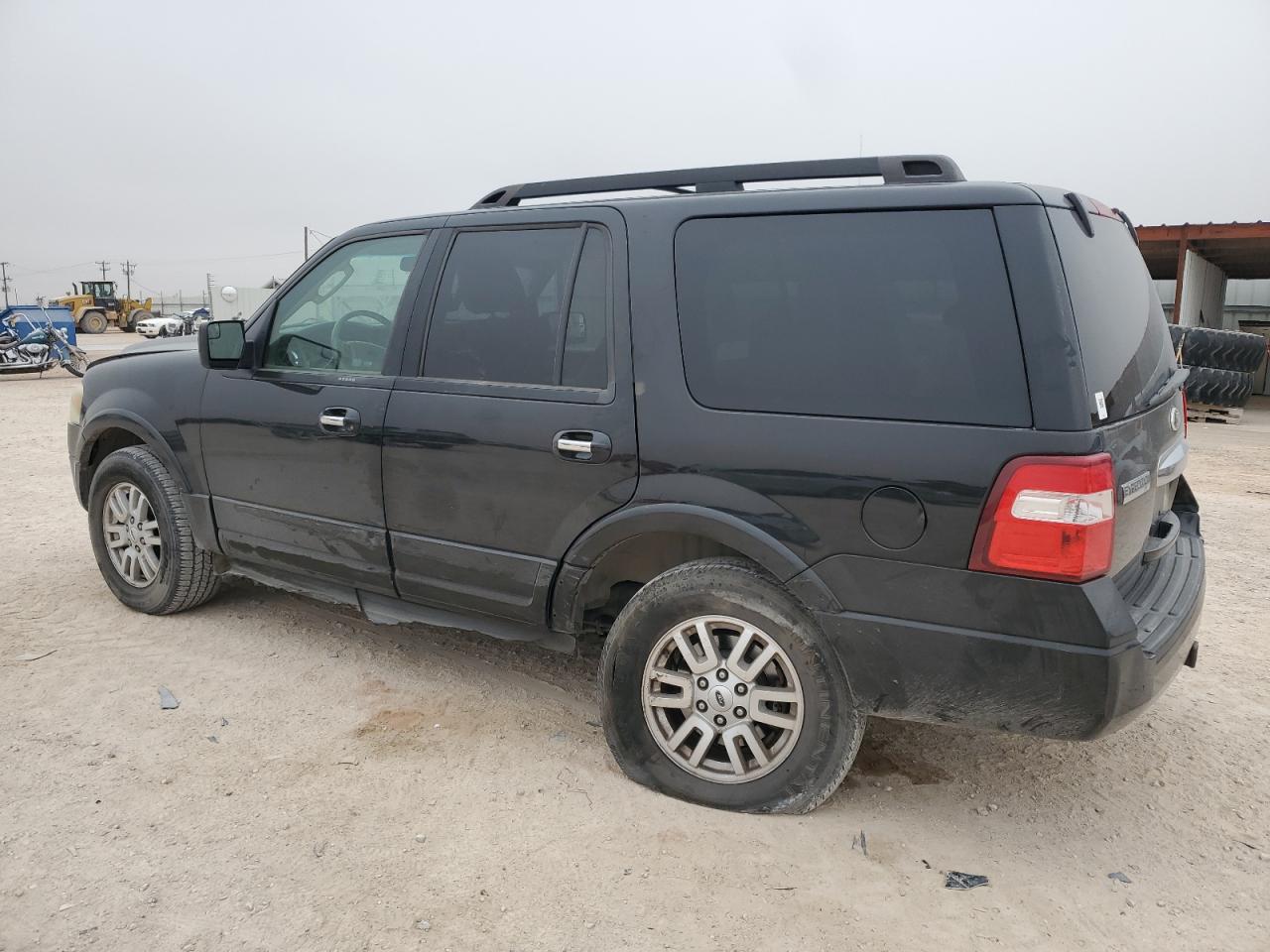2013 Ford Expedition - Image 2