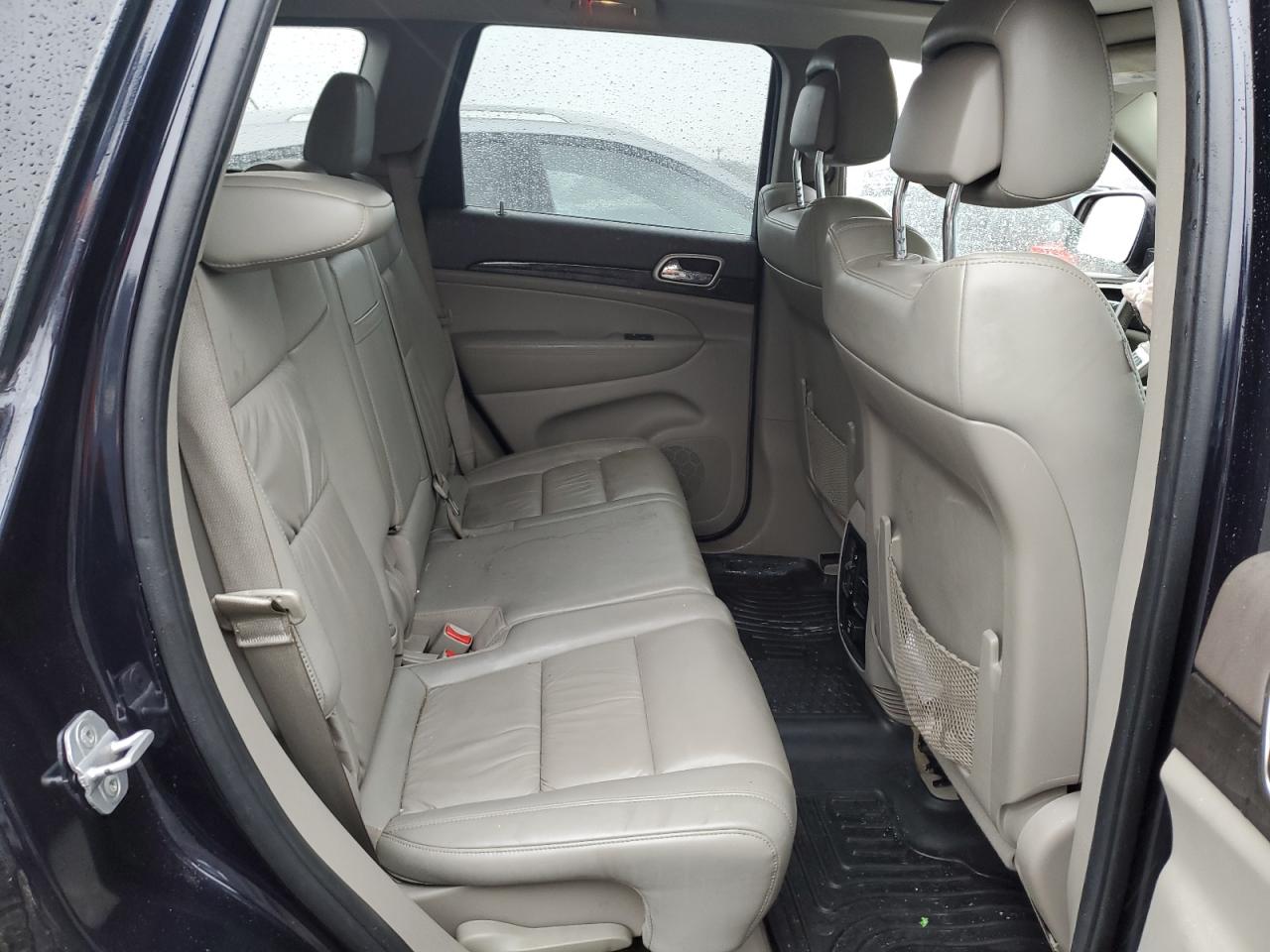 2011 Jeep Grand Cherokee - Image 11