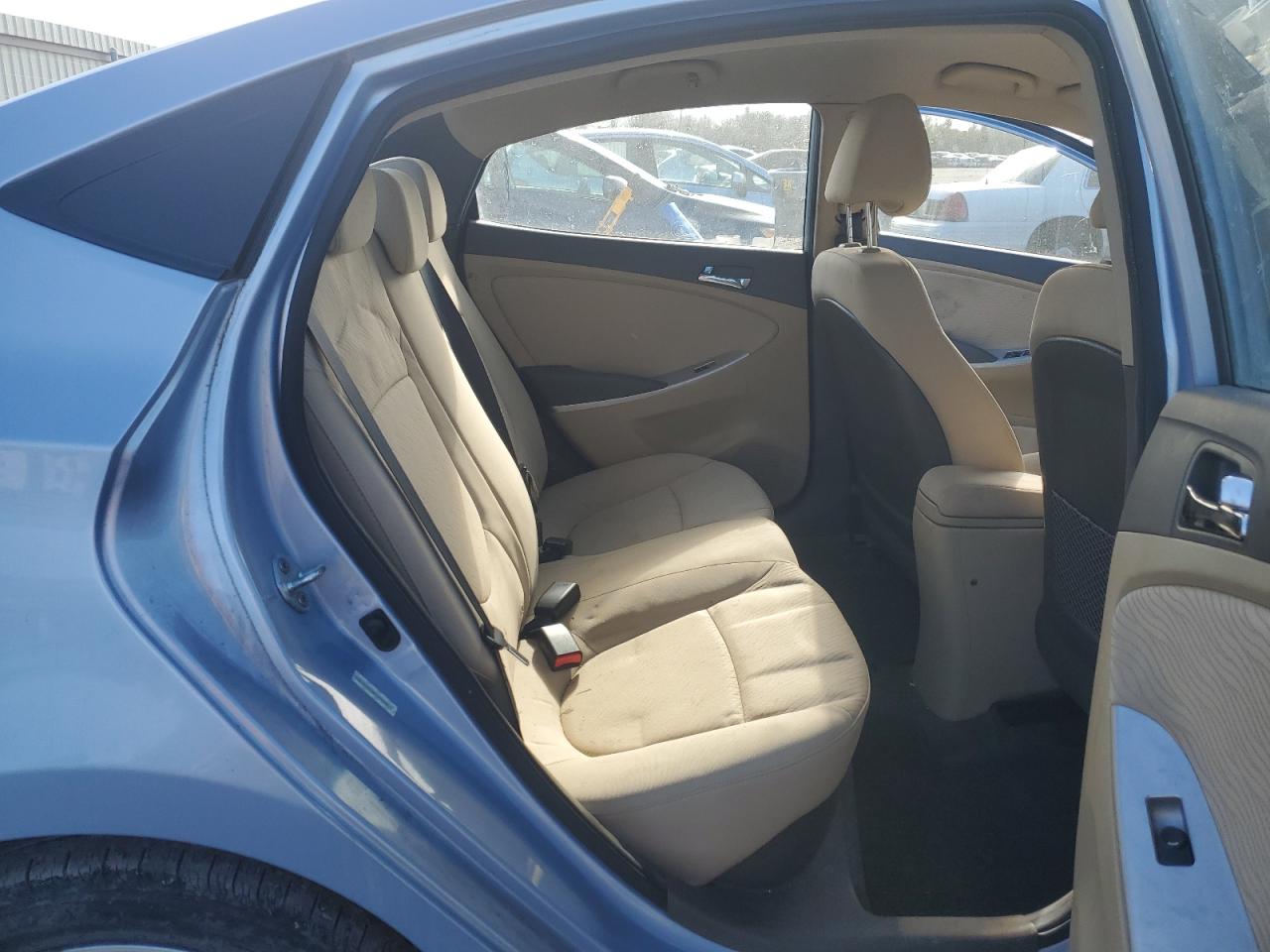 2013 Hyundai Accent - Image 10