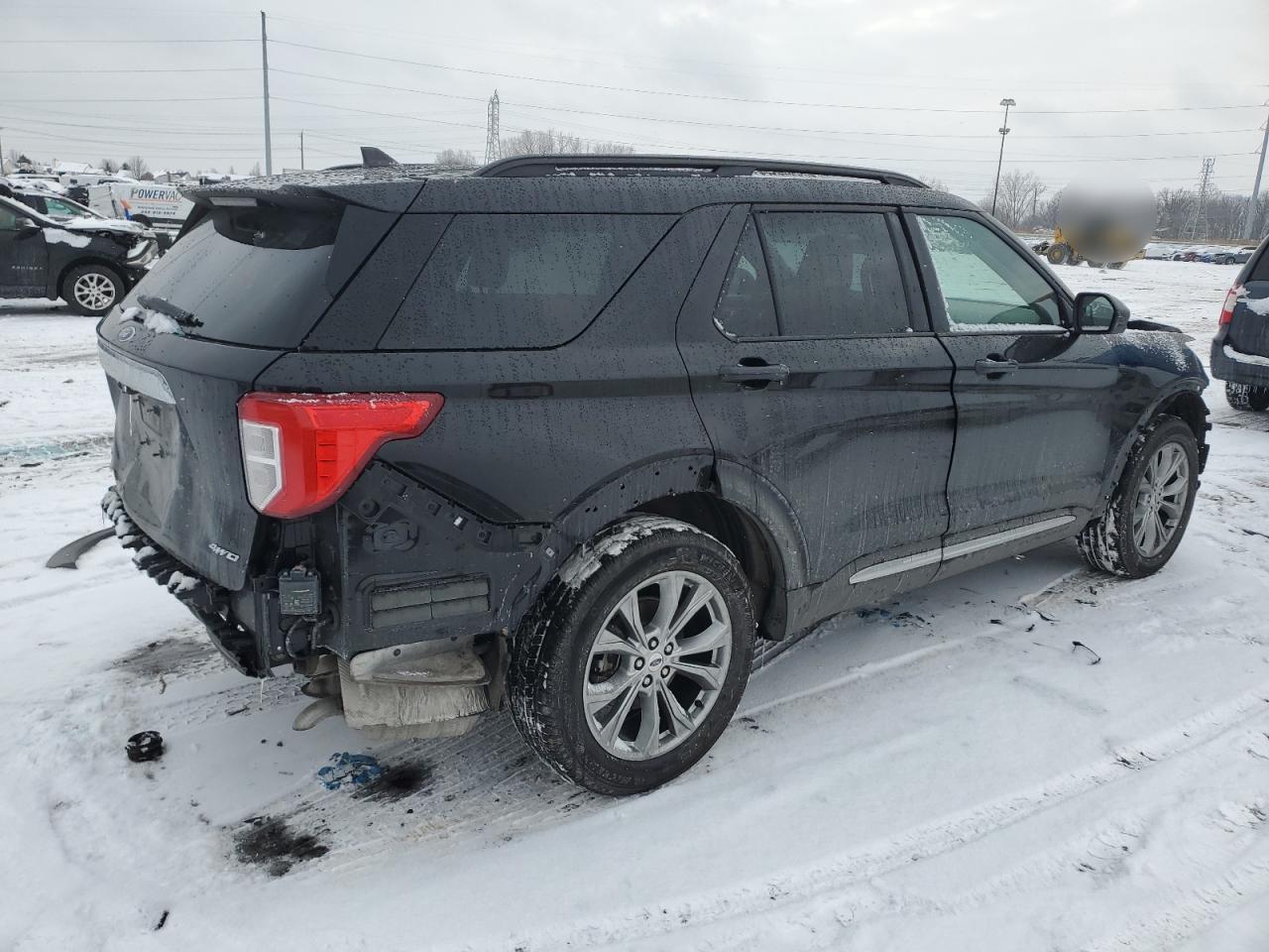 2022 Ford Explorer - Image 3