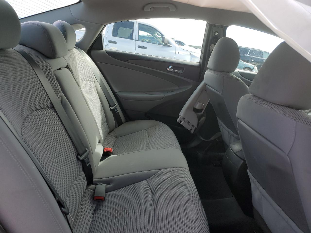 2013 Hyundai Sonata - Image 10