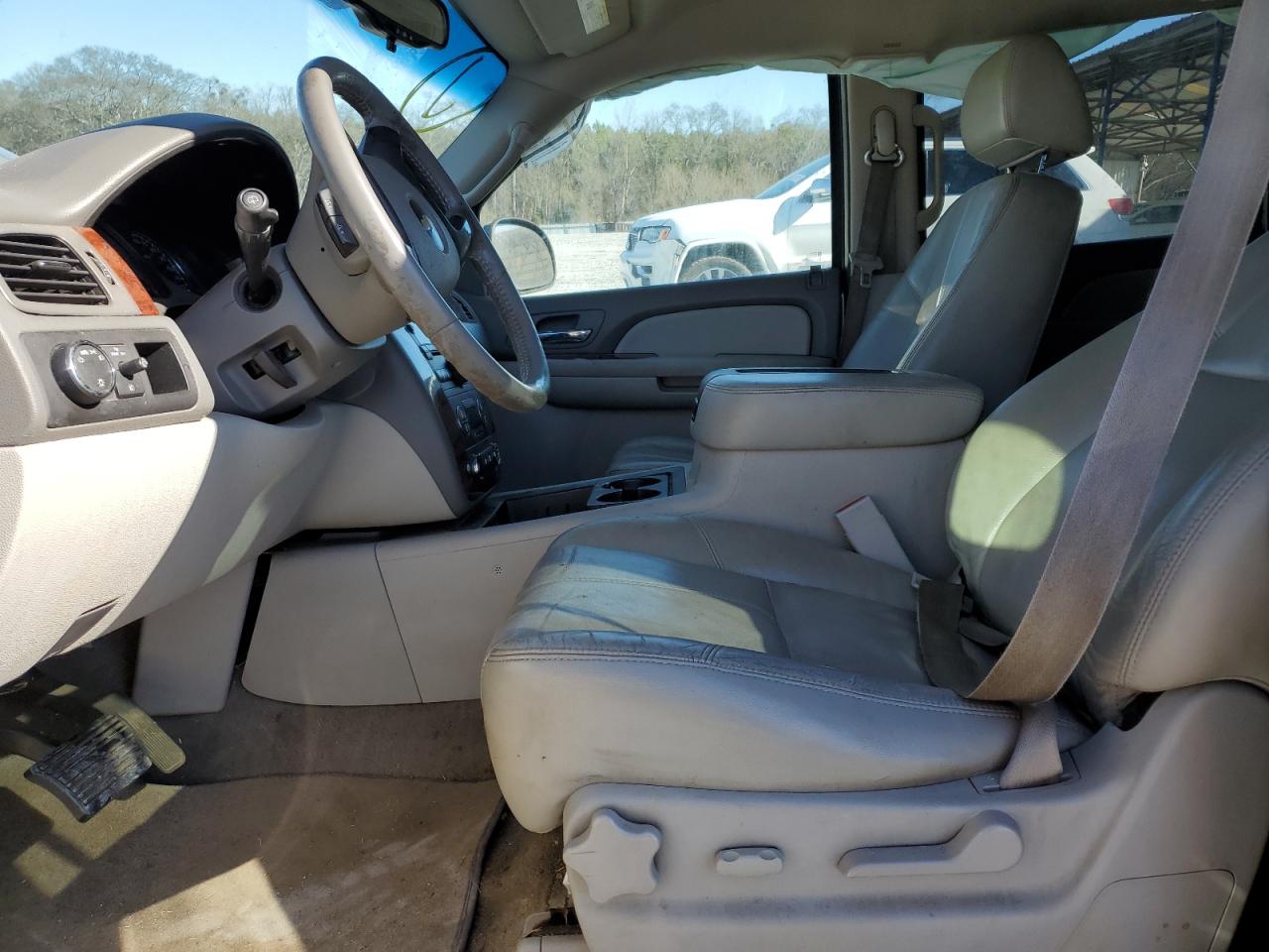 2009 Chevrolet Suburban - Image 7