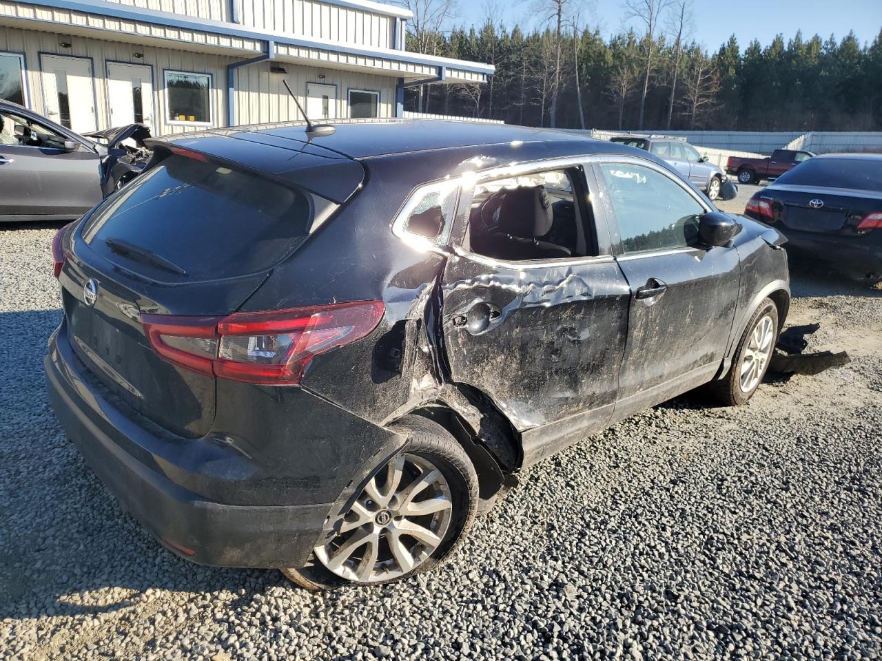 2021 Nissan Rogue - Image 3