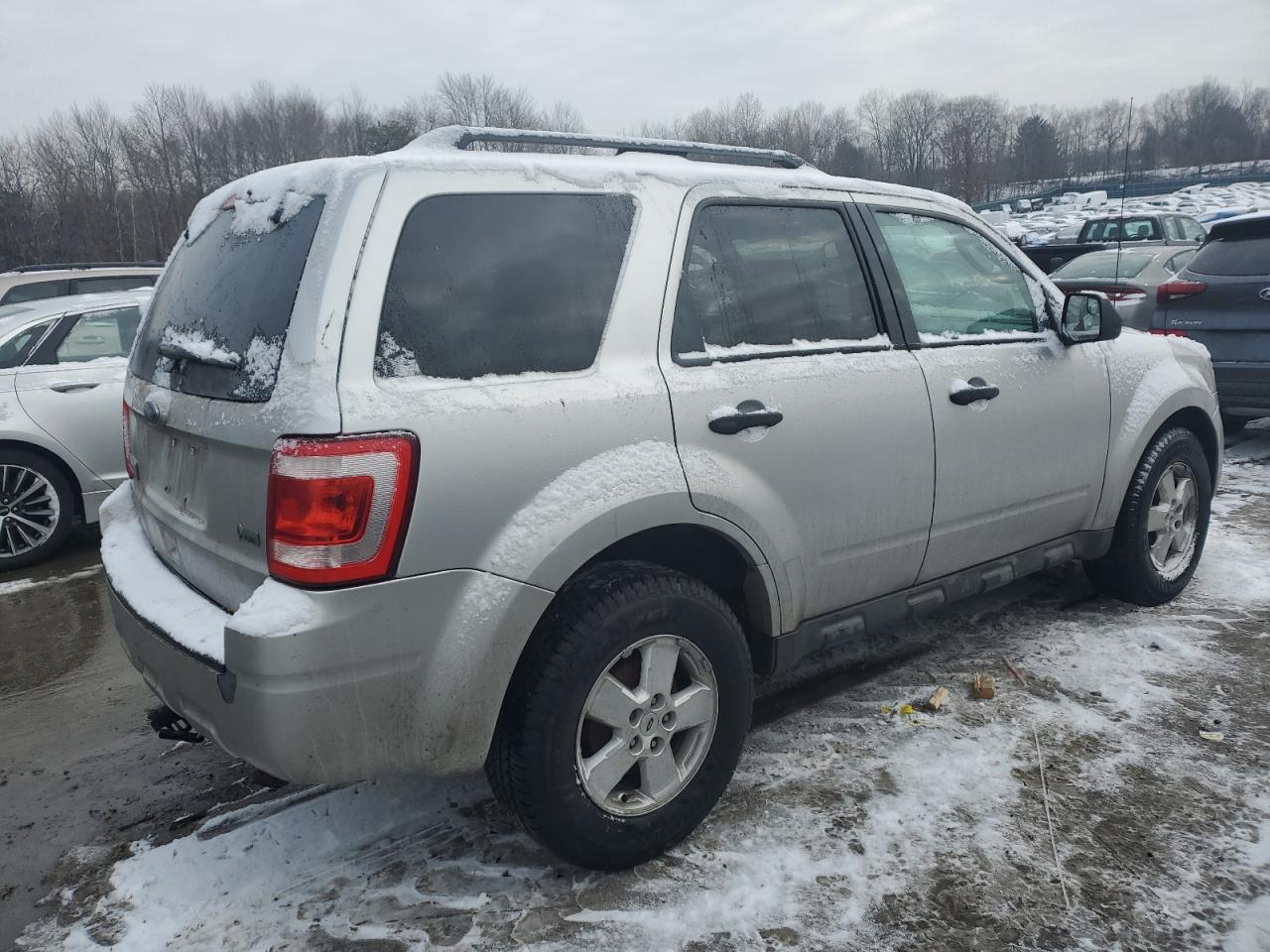 2010 Ford Escape - Image 3