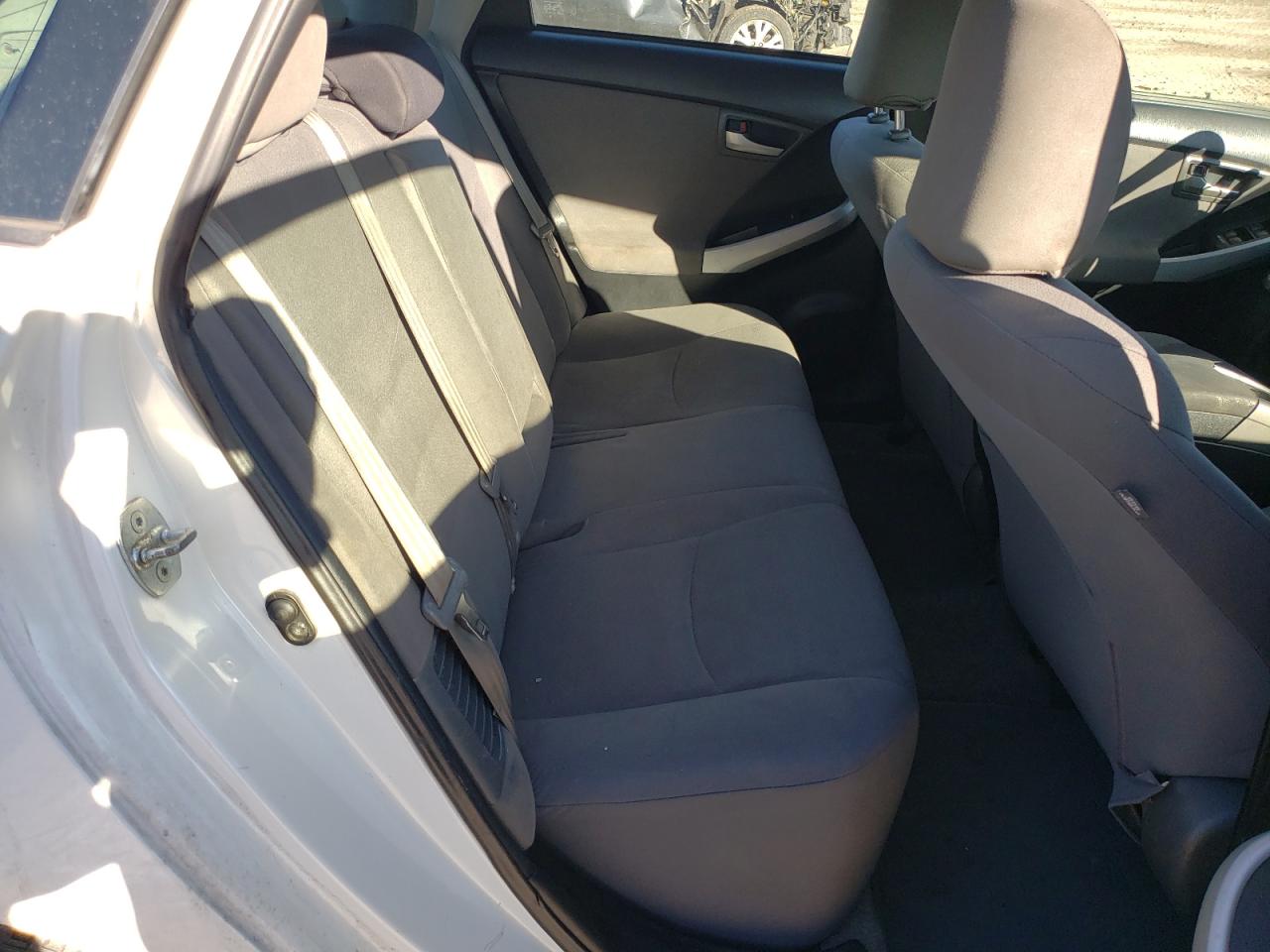 2013 Toyota Prius - Image 10