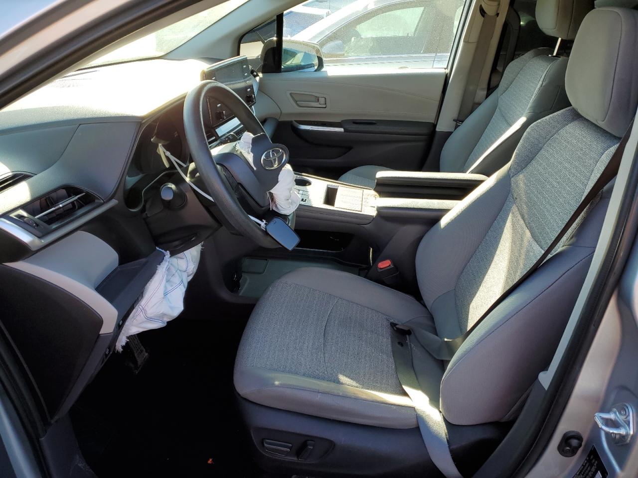 2022 Toyota Sienna - Image 7