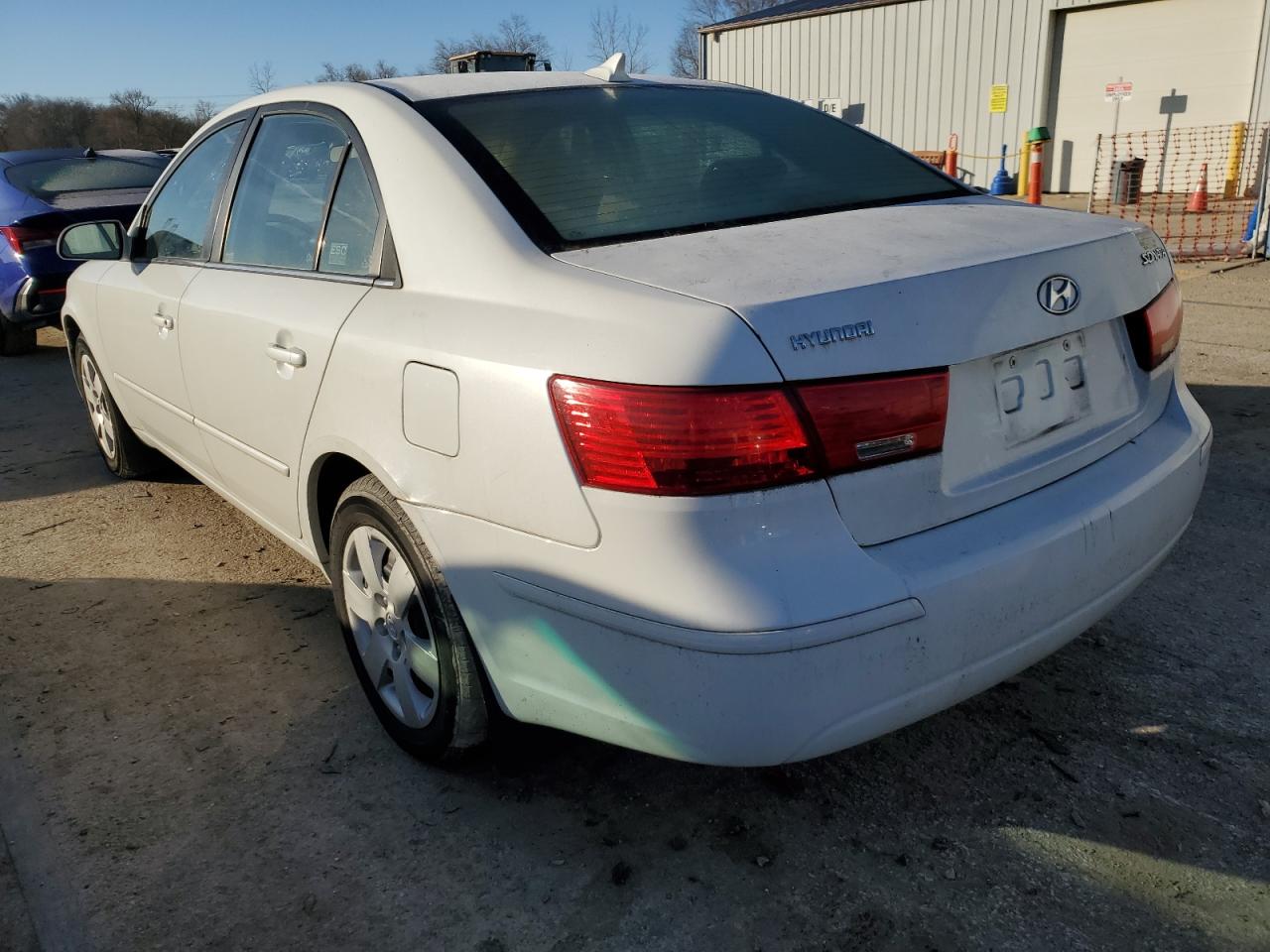 2009 Hyundai Sonata - Image 2