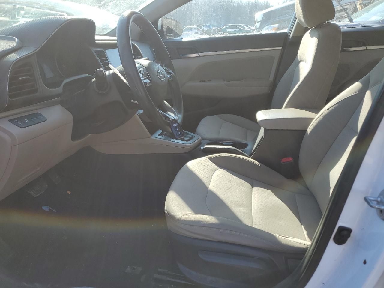 2019 Hyundai Elantra - Image 7