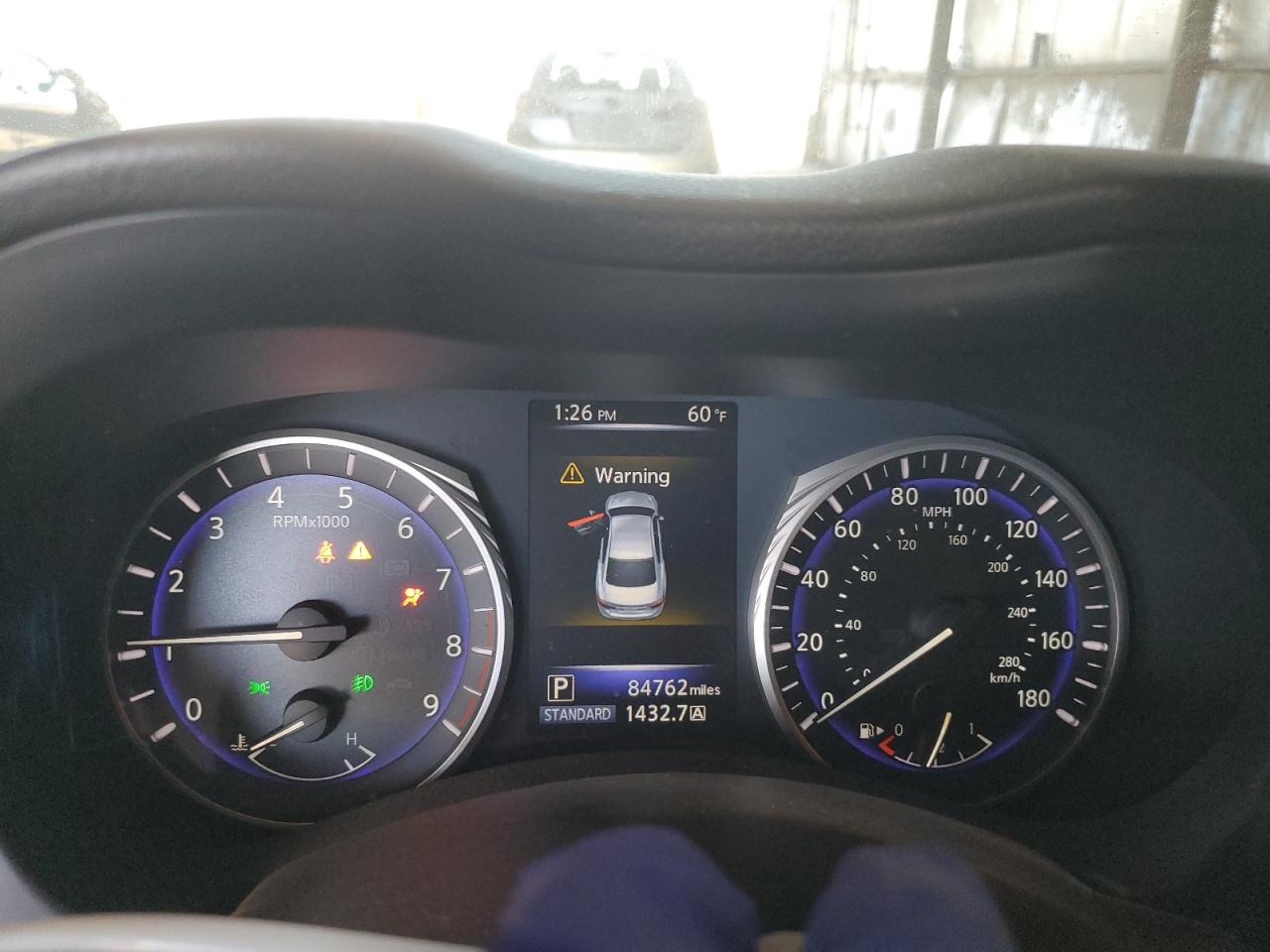 2015 Infiniti Q50 - Image 9